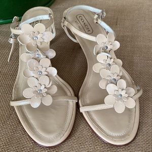 Coach Kelly kitten heel sandals Size 7.5